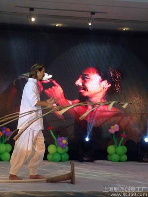 羽毛平衡术 惊艳企业庆典的艺术表演，尽在上海朋尧创意工厂